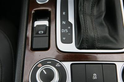 2016 Volkswagen Touareg TDI Lux AWD   - Photo 28 - Strasburg, PA 17579
