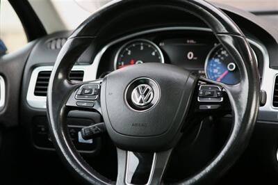 2016 Volkswagen Touareg TDI Lux AWD   - Photo 24 - Strasburg, PA 17579