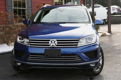 2016 Volkswagen Touareg TDI Lux AWD   - Photo 2 - Strasburg, PA 17579