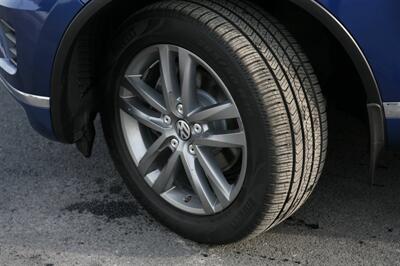 2016 Volkswagen Touareg TDI Lux AWD   - Photo 3 - Strasburg, PA 17579