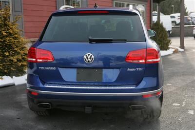 2016 Volkswagen Touareg TDI Lux AWD   - Photo 6 - Strasburg, PA 17579