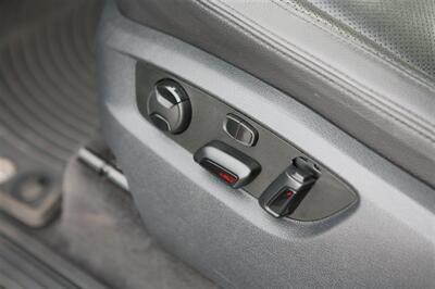 2016 Volkswagen Touareg TDI Lux AWD   - Photo 13 - Strasburg, PA 17579