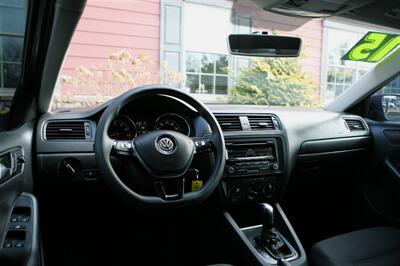 2015 Volkswagen Jetta S - Photo 11 - Strasburg, PA 17579