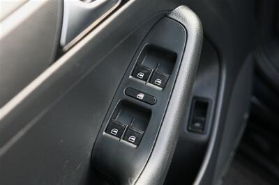 2015 Volkswagen Jetta S - Photo 9 - Strasburg, PA 17579