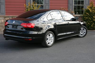 2015 Volkswagen Jetta S - Photo 5 - Strasburg, PA 17579