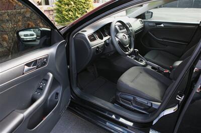 2015 Volkswagen Jetta S - Photo 8 - Strasburg, PA 17579