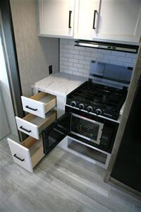 2025 Keystone Springdale 220ML   - Photo 25 - Strasburg, PA 17579