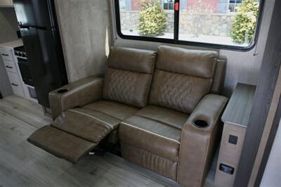 2025 Keystone Springdale 220ML   - Photo 18 - Strasburg, PA 17579