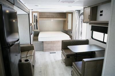 2025 Keystone Springdale 220ML   - Photo 16 - Strasburg, PA 17579