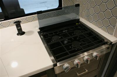 2022 Coachman Encore M355DS   - Photo 37 - Strasburg, PA 17579