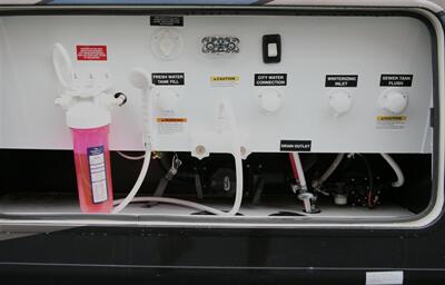 2022 Coachman Encore M355DS   - Photo 17 - Strasburg, PA 17579