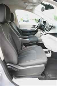 2023 Chrysler Voyager LX   - Photo 20 - Strasburg, PA 17579