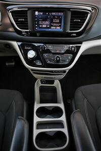 2023 Chrysler Voyager LX   - Photo 23 - Strasburg, PA 17579