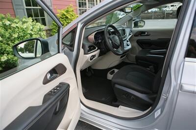 2023 Chrysler Voyager LX   - Photo 8 - Strasburg, PA 17579