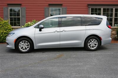 2023 Chrysler Voyager LX   - Photo 4 - Strasburg, PA 17579