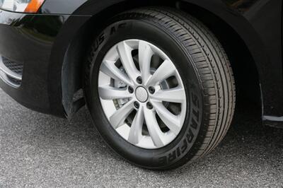2015 Volkswagen Passat 1.8T S 5-Speed Manual   - Photo 3 - Strasburg, PA 17579
