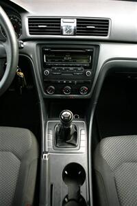 2015 Volkswagen Passat 1.8T S 5-Speed Manual   - Photo 19 - Strasburg, PA 17579