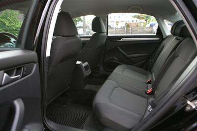 2015 Volkswagen Passat 1.8T S 5-Speed Manual   - Photo 13 - Strasburg, PA 17579