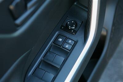 2020 Toyota RAV4 LE - Photo 9 - Strasburg, PA 17579