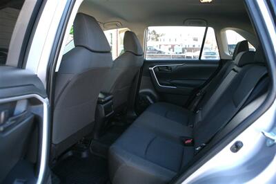 2020 Toyota RAV4 LE - Photo 11 - Strasburg, PA 17579