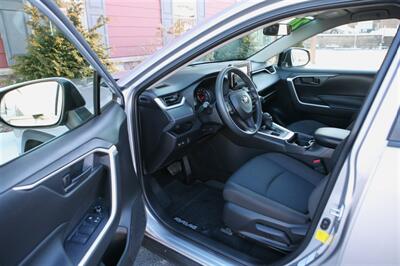 2020 Toyota RAV4 LE - Photo 8 - Strasburg, PA 17579