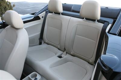 2013 Volkswagen Beetle 2.5L   - Photo 15 - Strasburg, PA 17579