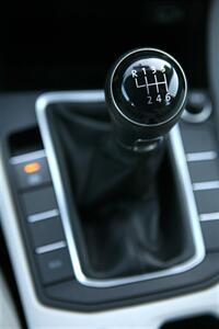 2019 Volkswagen Jetta S 6-Speed Manual - Photo 21 - Strasburg, PA 17579