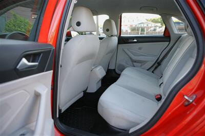 2019 Volkswagen Jetta S 6-Speed Manual - Photo 12 - Strasburg, PA 17579