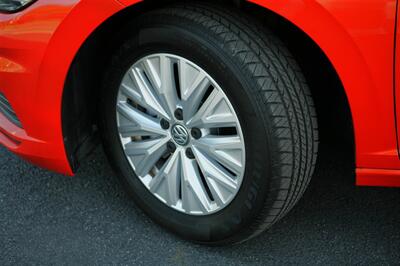 2019 Volkswagen Jetta S 6-Speed Manual - Photo 3 - Strasburg, PA 17579