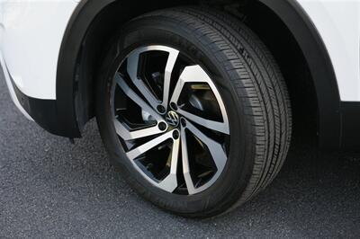 2023 Volkswagen Atlas V6 SEL 4Motion - Photo 3 - Strasburg, PA 17579