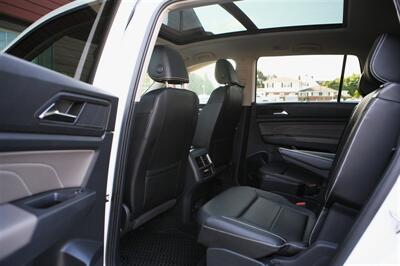 2023 Volkswagen Atlas V6 SEL 4Motion - Photo 13 - Strasburg, PA 17579