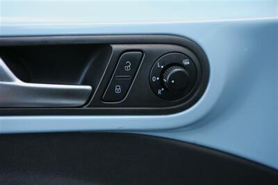 2014 Volkswagen Beetle 2.5L PZEV - Photo 10 - Strasburg, PA 17579