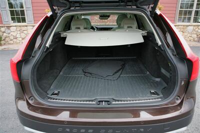 2018 Volvo V90 Cross Count T5 AWD   - Photo 15 - Strasburg, PA 17579