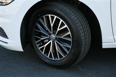 2021 Volkswagen Jetta SE   - Photo 3 - Strasburg, PA 17579