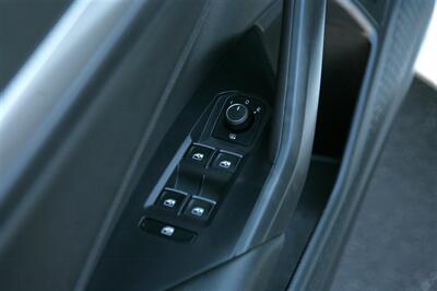 2021 Volkswagen Jetta SE   - Photo 9 - Strasburg, PA 17579