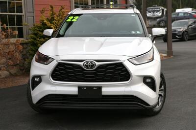 2022 Toyota Highlander XLE - Photo 2 - Strasburg, PA 17579