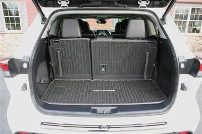 2022 Toyota Highlander XLE - Photo 14 - Strasburg, PA 17579