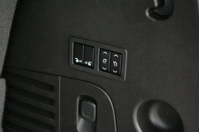 2015 Chevrolet Tahoe LTZ 4WD   - Photo 19 - Strasburg, PA 17579