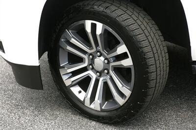 2015 Chevrolet Tahoe LTZ 4WD   - Photo 3 - Strasburg, PA 17579