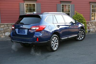 2017 Subaru Outback 3.6R Touring AWD - Photo 5 - Strasburg, PA 17579