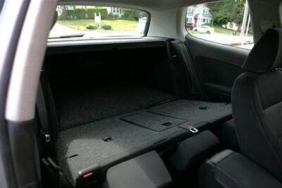 2012 Volkswagen Golf 2.5L PZEV 5-Speed Manual   - Photo 14 - Strasburg, PA 17579
