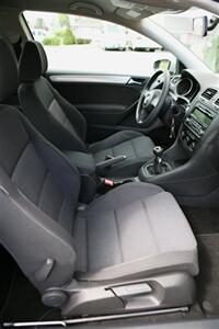 2012 Volkswagen Golf 2.5L PZEV 5-Speed Manual   - Photo 16 - Strasburg, PA 17579