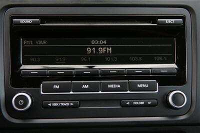 2012 Volkswagen Golf 2.5L PZEV 5-Speed Manual   - Photo 18 - Strasburg, PA 17579