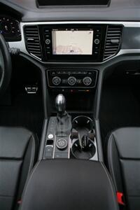 2023 Volkswagen Atlas V6 SEL R-Line Black 4Motion - Photo 24 - Strasburg, PA 17579