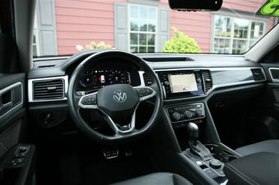 2023 Volkswagen Atlas V6 SEL R-Line Black 4Motion - Photo 12 - Strasburg, PA 17579