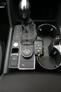 2023 Volkswagen Atlas V6 SEL R-Line Black 4Motion - Photo 27 - Strasburg, PA 17579