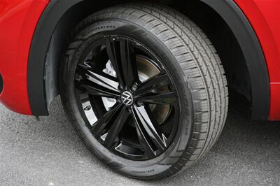 2023 Volkswagen Atlas V6 SEL R-Line Black 4Motion - Photo 3 - Strasburg, PA 17579