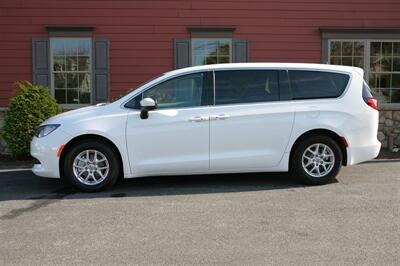 2022 Chrysler Voyager LX   - Photo 4 - Strasburg, PA 17579