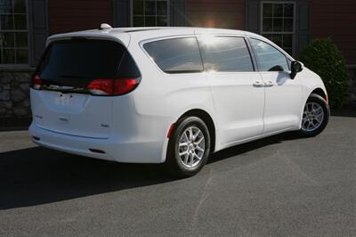 2022 Chrysler Voyager LX   - Photo 5 - Strasburg, PA 17579