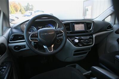 2022 Chrysler Voyager LX   - Photo 12 - Strasburg, PA 17579